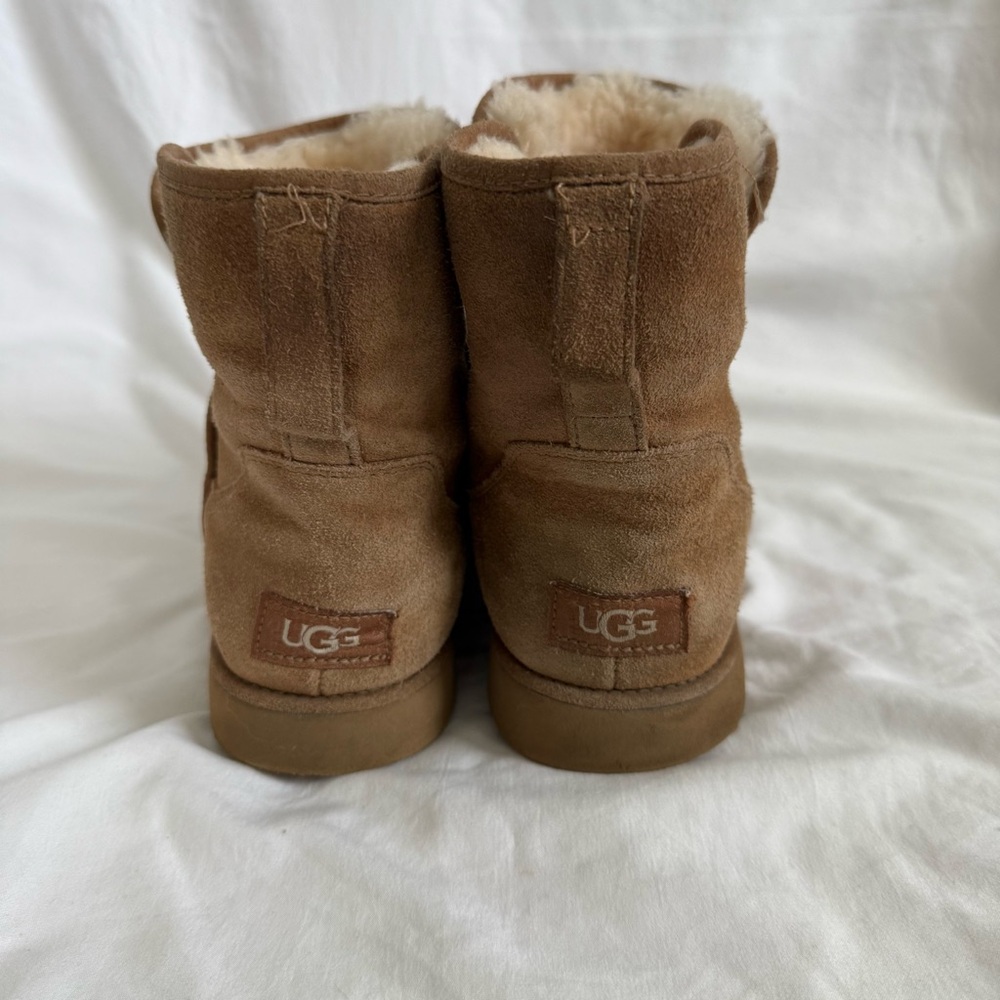 UGG‎ Women’s Kristin Classic Slim Mini Tan Boots